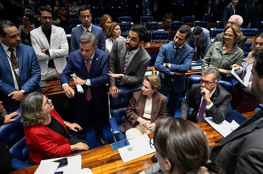 Senado aprova redução de impostos sobre combustíveis e muda tributação para produtores